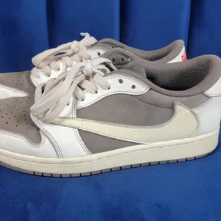 Photo of Travis Scott’s reverse white mochas