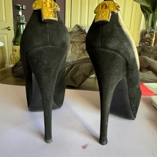 Photo of Louis Vuitton, Black suede, Oh Really! Peep-toe pumps Size: 11| IT