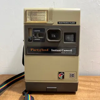 Photo of Vintage Kodak Partyflash 1981 Instant Camera Polaroid TB8