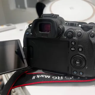 Photo of Like New Canon EOS R6 Mark II (r6m2) with RF24-105mm F4-7.1 is STM Lens Kit + 256GB SD card