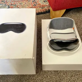 Photo of Apple Vision Pro 256gb 21W
