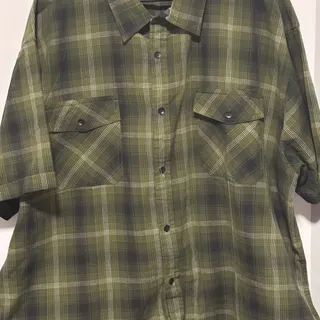 Photo of Kenneth Cole green men’s shirt