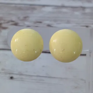 Photo of Vintage Clip On Earrings Light Yellow / Pastel Yellow Retro - Condition Issues
