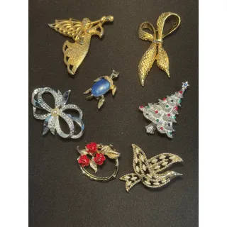 Photo of Lot of 7 Vintage Gerry's Brooches. Christmas Theme