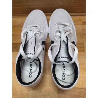 Photo of Converse Mens Size 9.5 Women Size 11