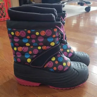 Photo of Zodiac American Original Heart Snow Boots Size 6