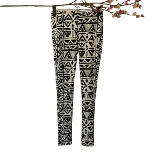 Photo of Yoyo 5 Black & white Aztec leggings SZ S