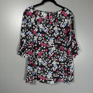Photo of Liz Claiborne Women's Black Floral Flutter Sleeve Boho Top - Size PXL (Petite)