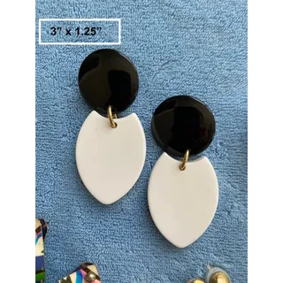 Photo of Lot of 80s Earrings Fashion Costume Jewelry