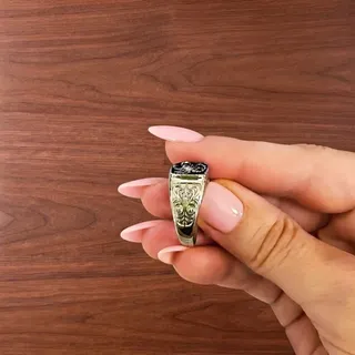 Photo of Men's Vintage Cool Scorpion Ring Silver and Black Size 8 USA