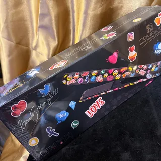 Photo of Royale Platinum Genius Ceramic Flat Iron Emoji Pattern SO62P‑S NIB 1.25”