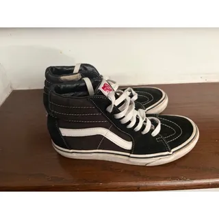 Photo of VANS womens 7 mens 6.5 skate shoes