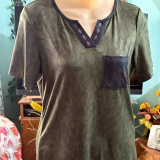 Photo of Sterling Creek Hello Darlin' Pullover Short Sleeve Shirt Top XS