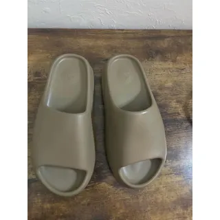 Photo of Men’s Size 11 Adidas Yeezy Earth Brown slide