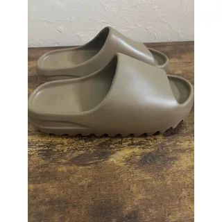 Photo of Men’s Size 11 Adidas Yeezy Earth Brown slide