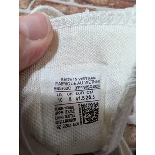 Photo of Converse Chuck Taylor All Star Lugged High Top White Womens Sz 10 Shoes 565902C