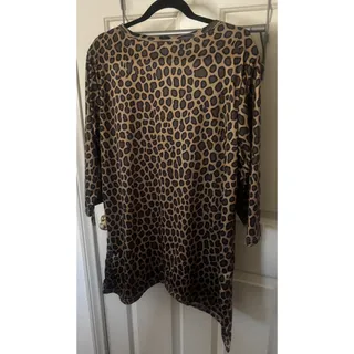 Photo of Great Women’s Leopard Tunic 3/4 Sleeve And Angled Hem. Dress It Up Or Down XL