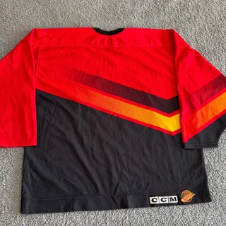 Photo of Rare NHL Vancouver Canucks CCM Salmon Gradient Flying Skate Hockey Jersey XXL