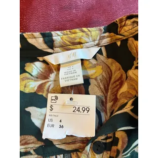Photo of H&M Blouse Womens 4 Green Yellow Floral Button Up Long Sleeve Collared Shirt