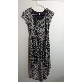 Photo of Xhilaration Women's Dress Size Small