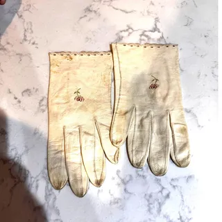 Photo of Smart Set white leather dress gloves with embroidered flower s/m 1950s washable