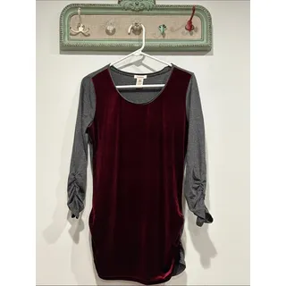 Photo of Sundance Velvet Front Long-Sleeve Tee - Burgundy & Gray shirt medium women’s top