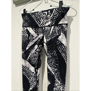 Photo of lululemon athletica Black & White Abstract Art to wear Print Leggings cropped 4
