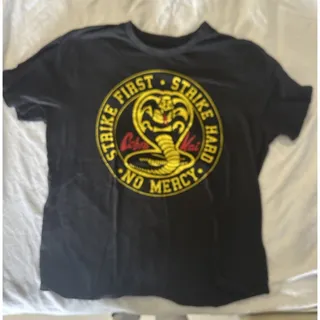 Photo of Bioworld Cool Cobra Kai T-Shirt Classic Fit Youth Black Size XL (15/17)