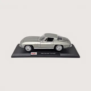 Photo of Maisto 1/18 Scale 1965 Chevrolet Corvette Die-Cast Car