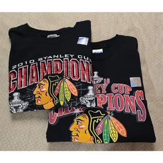 Photo of Gildan Chicago Blackhawks 2010 Stanley Cup Champions T-Shirts Lot 2 Mens M