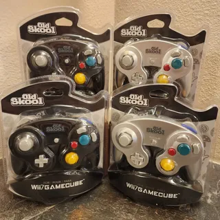 Photo of 4 Gamecube Controllers - Black & Silver/Platinum (NEW) - Nintendo - Old Skool