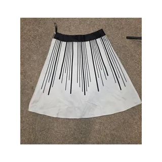 Photo of EUC white house black market, black and white satin, knee length skirt sz 0