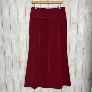 Photo of Le Chateau Red Velour Midi Skirt Size 7 Paneled Flared Retro Chic Work Career
