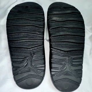 Photo of Nike Air Jordan Break Slides Silver Black Size 7Y Sandals NEW