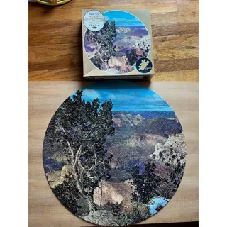 Photo of round jigsaw puzzle grand canyon 650 pieces