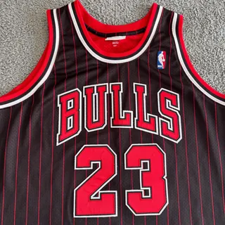 Photo of 100% Authentic Mitchell & Ness NBA Chicago Bulls Michael Jordan 95-96 Jersey XL