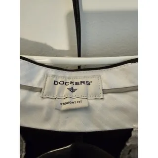Photo of NWT Dockers Ultimate Iron Free Trouser Straight Fit - W34xL32 - Black - MSRP $80