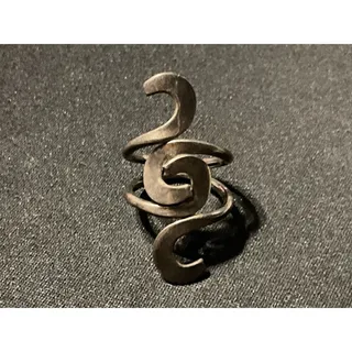 Photo of 925 Artizan Made Swirl Knuckle Ring Size 8 W/ Patina