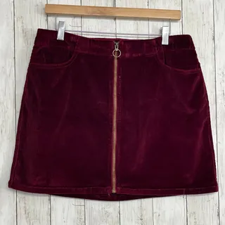 Photo of Mudd Maroon Corduroy Full Zip Accent Mid Rise Warm Holiday Mini Skirt 15