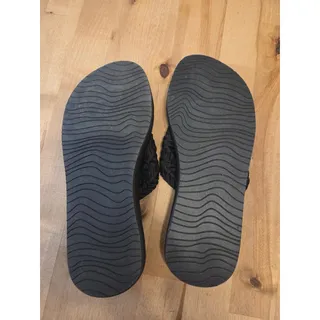 Photo of Reef Cushion Threads Women's Flip Flops Black Size 6 NWOT