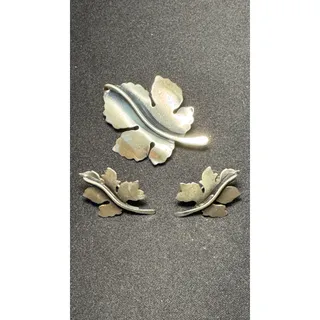 Photo of Otto Roberts Bade Sterling Leaf Brooch w/ Matching Screw Back Earrings