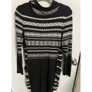 Photo of Women's Smartwool Dress Medium Black Gray Patterned Hooded Sweater Dress