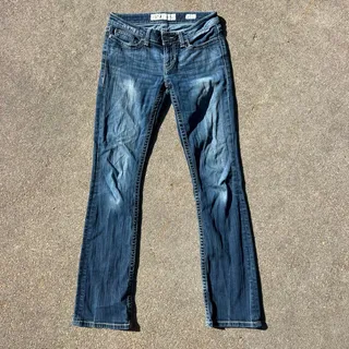Photo of Buckle BKE Sabrina 28XL Low Rise Boot Cut Blue Jeans BPL2101