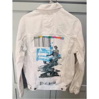 Photo of Zara graffiti print White denim jacket Oversized M