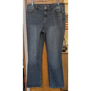 Photo of 📚Women's 12 Regular Maurices Mid Rise Jeans