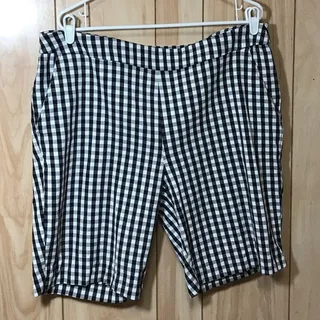 Photo of Time and Tru Bermuda Shorts Women XLGingham Black White Stretch