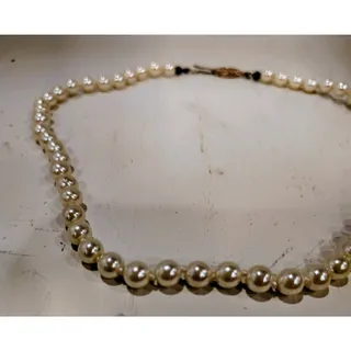 Photo of 1950's Vintage Faux Pearl Necklace 16"
