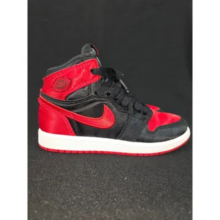 Photo of Nike Air Jordan 1 Retro High OG Satin Bred Little Kids Size 2Y Black Red