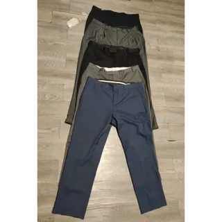 Photo of lot of 5 Dockers, J. Ferrar, Ralph Lauren, etc. Men's pants 40x30 multico flat