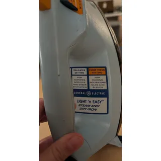 Photo of 🧨Vintage General Electric Light n' Easy Iron